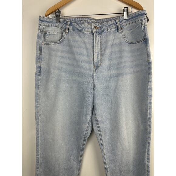 American Eagle AE Strigid Mom Jean Light Wash Blue Denim Women's Plus Size 18 - Picture 3 of 11
